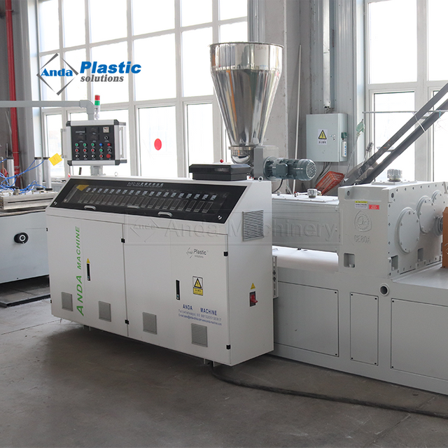 Экструзионная линия для производства профилей водосточных желобов из ПВХ