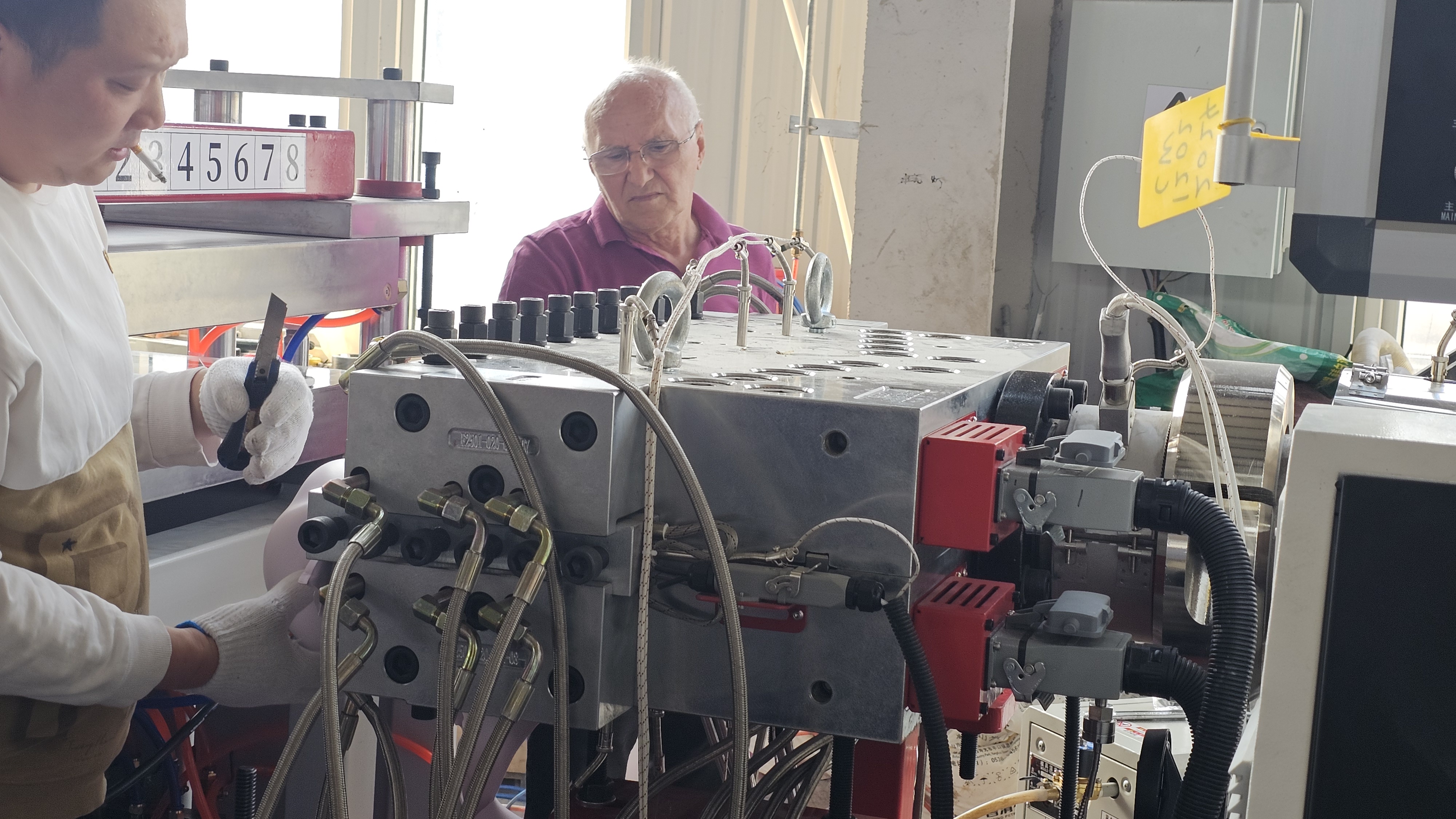 Машина для производства пенопласта ПВХ, машина для производства пенопласта ПВХ, линия по производству пенопласта ПВХ