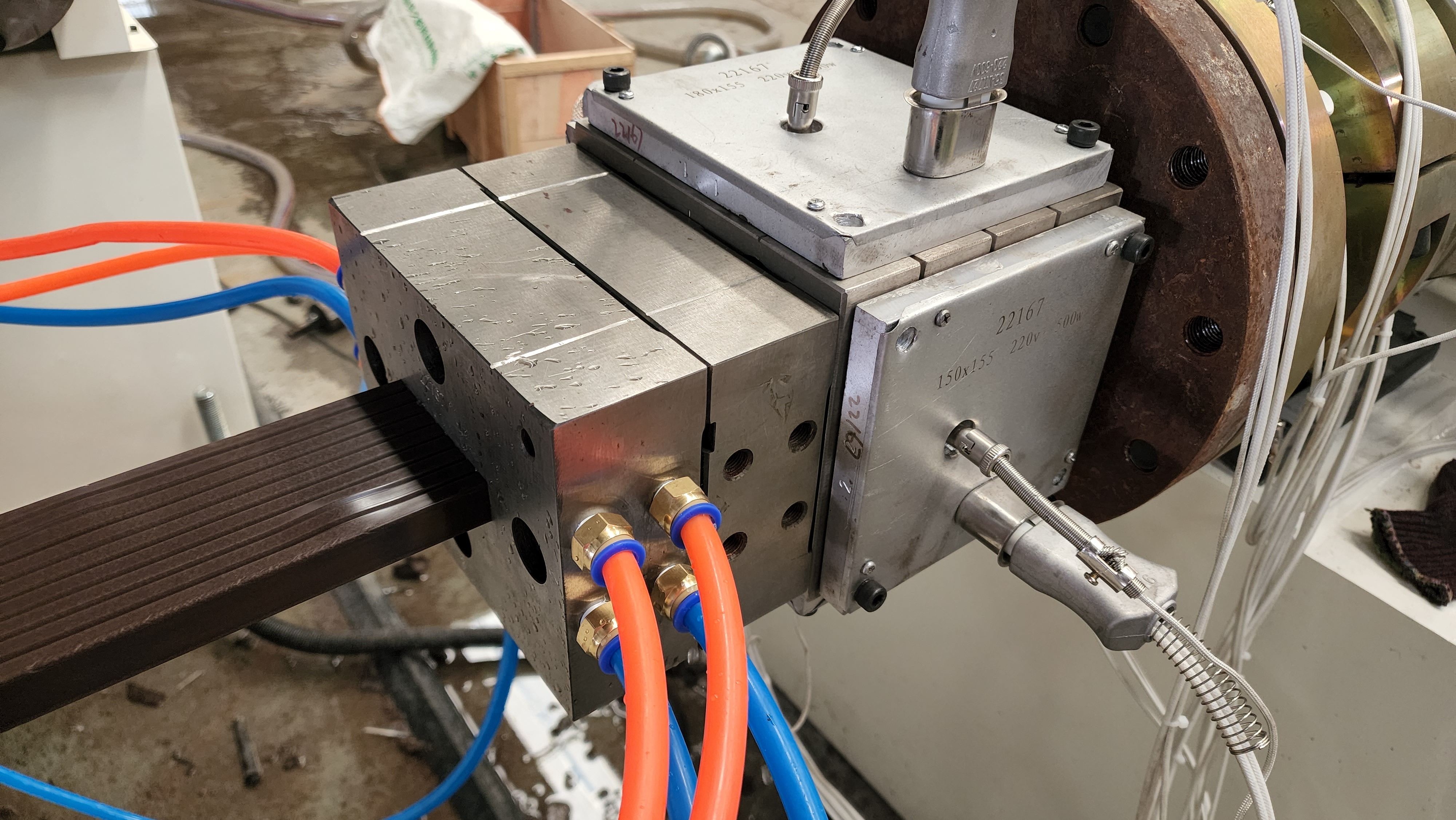  Производственная линия дверной рамы WPC