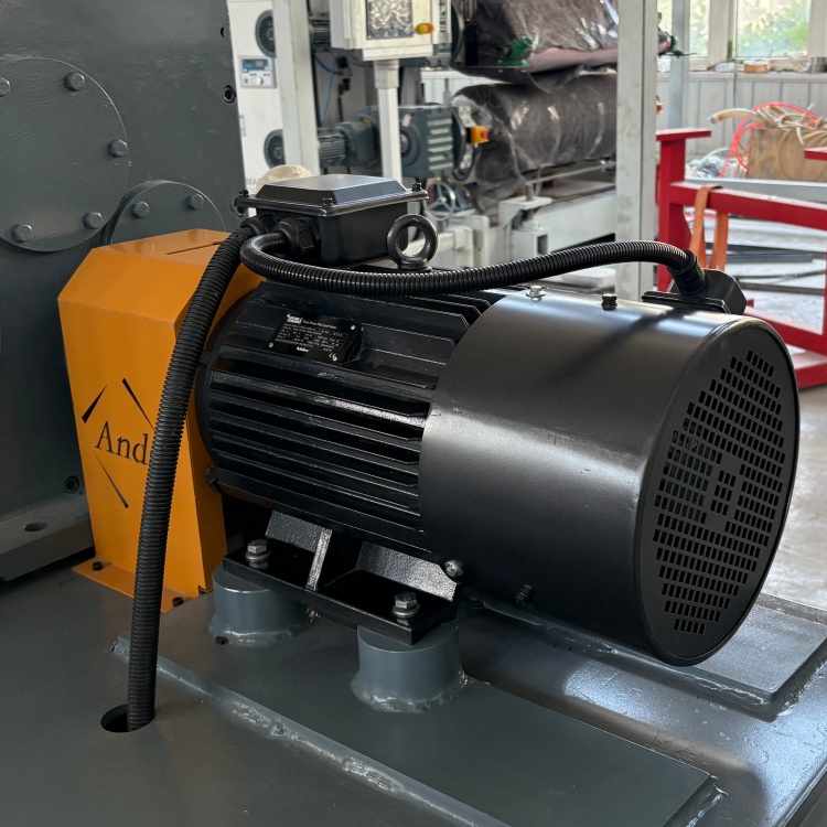 усовершенствованный двигатель