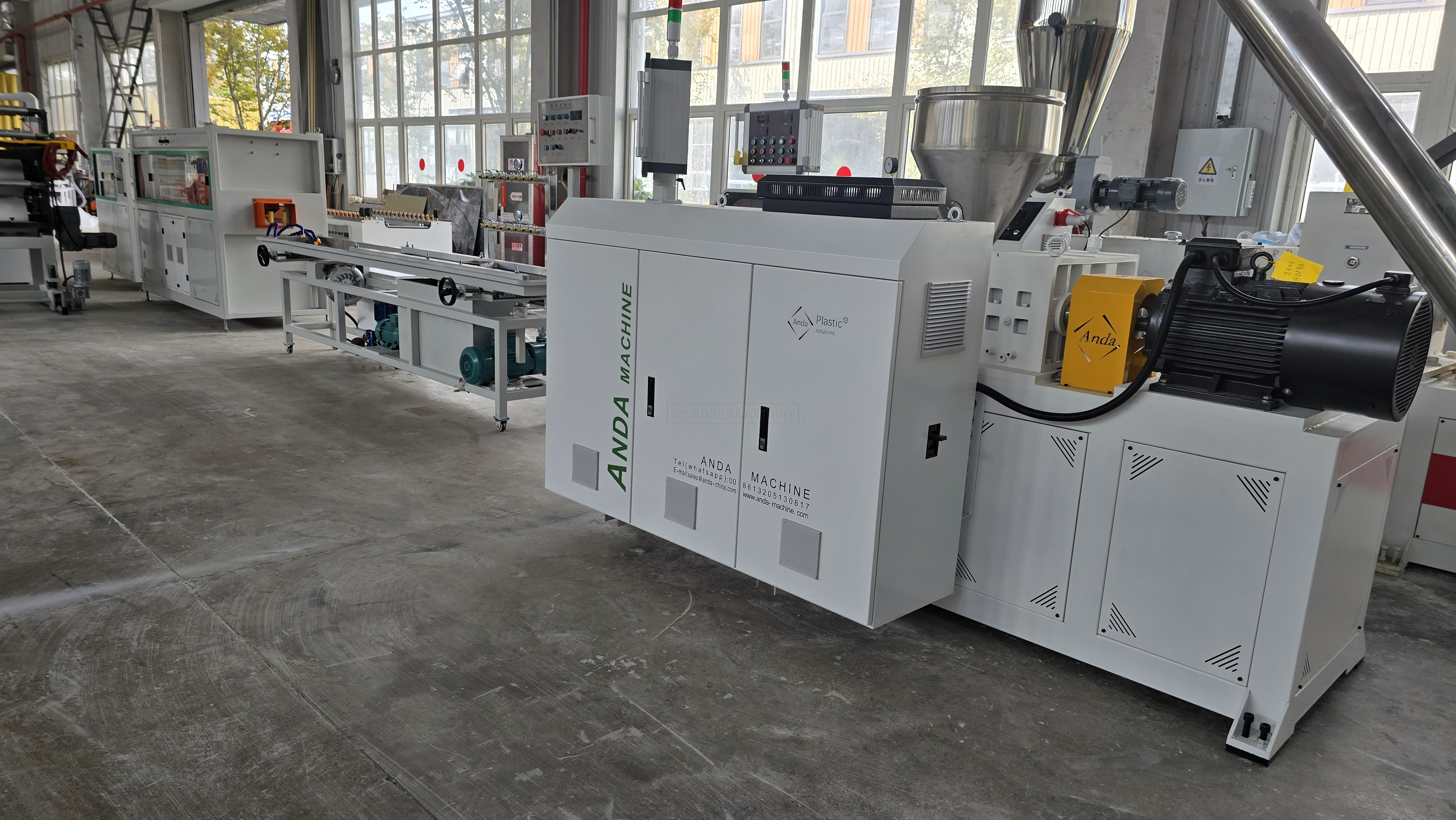 Линия по производству кабельных лотков малого профиля из ПВХ